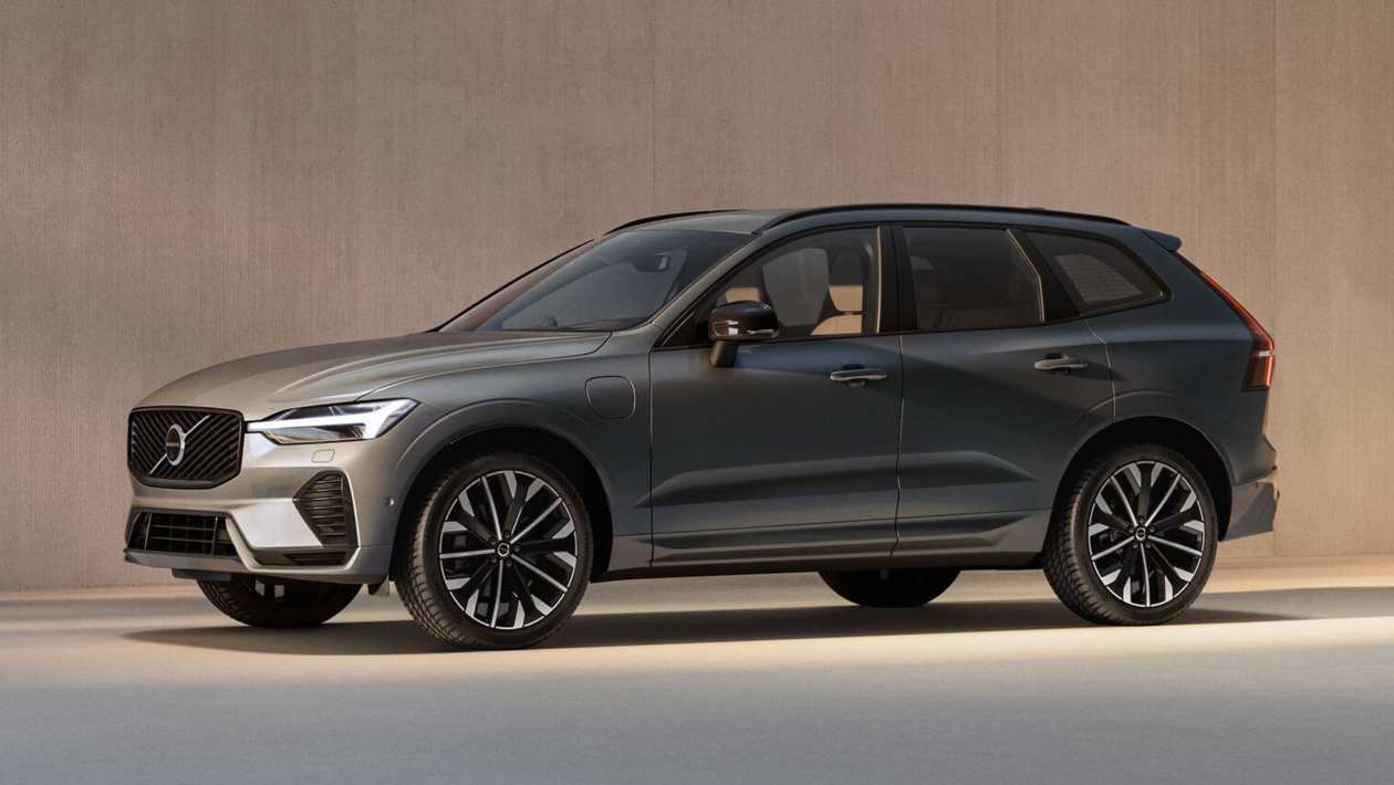 The 2025 Volvo XC60 showcasing a refined winter-ready stance, illustrating the appeal of comfort and control in cold weather